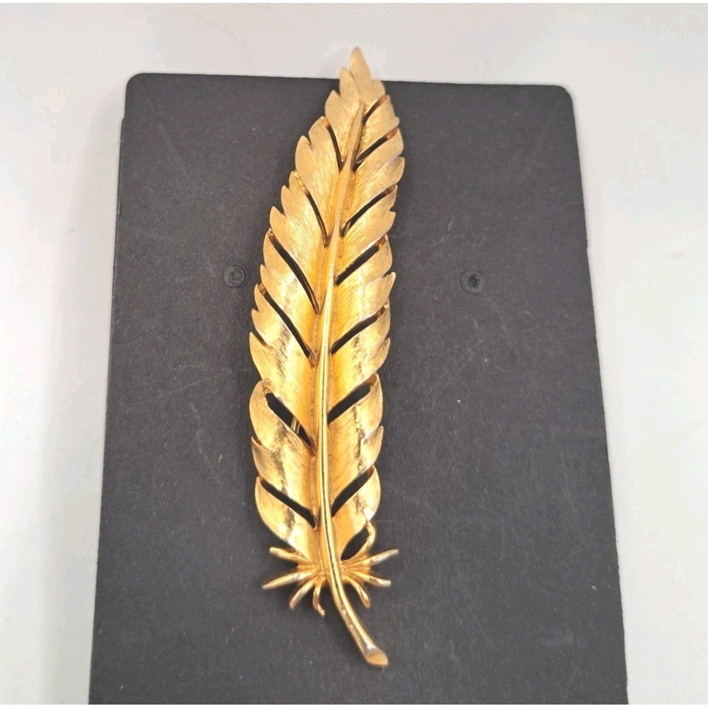 Crown Trifari Vintage Gold Tone Feather Brooch